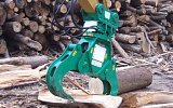 HWS Wood splitter breaking down large logs